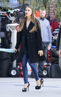 Sofía Vergara feet photo thumbnail