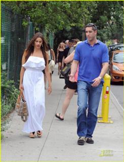 Sofía Vergara feet photo thumbnail