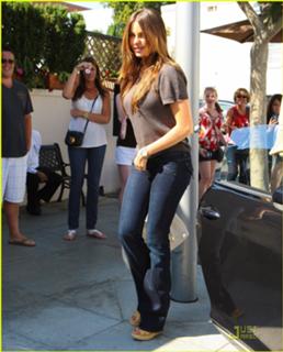 Sofía Vergara feet photo thumbnail