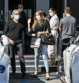Sofía Vergara feet photo thumbnail