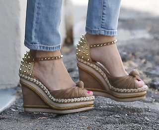 Sofía Vergara feet photo thumbnail