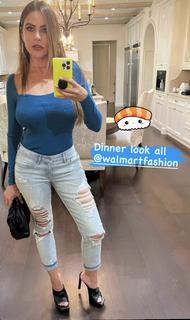 Sofía Vergara feet photo thumbnail