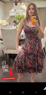 Sofía Vergara feet photo thumbnail
