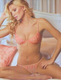 Sofía Zamolo feet photo thumbnail