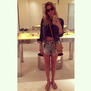 Sofía Zamolo feet photo thumbnail