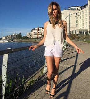 Sofía Zamolo feet photo thumbnail