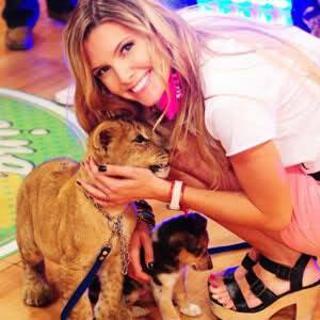 Sofía Zamolo feet photo thumbnail