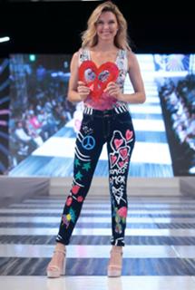 Sofía Zamolo feet photo thumbnail