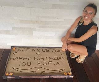 Sofía Zamolo feet photo thumbnail