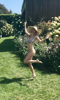 Sofía Zamolo feet photo thumbnail