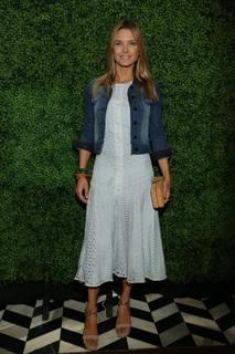 Sofía Zamolo feet photo thumbnail