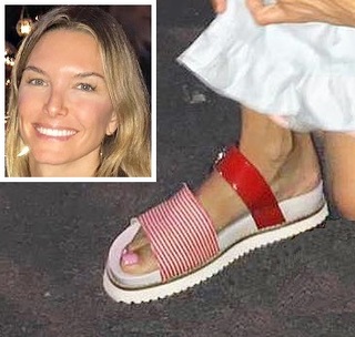 Sofía Zamolo feet photo thumbnail