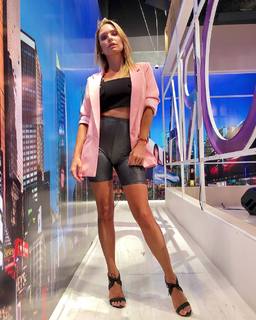 Sofía Zamolo feet photo thumbnail