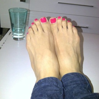 Sofía Zamolo feet photo thumbnail