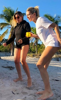 Sofía Zamolo feet photo thumbnail