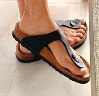 Sofía Zamolo feet photo thumbnail