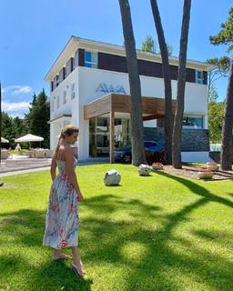 Sofía Zamolo feet photo thumbnail