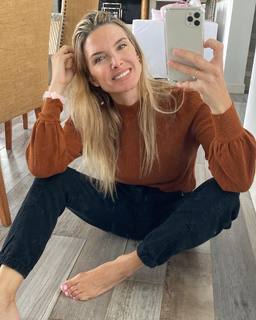 Sofía Zamolo feet photo thumbnail