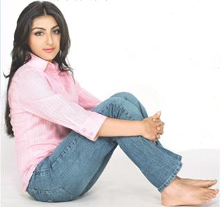 Soha Ali Khan feet photo 12