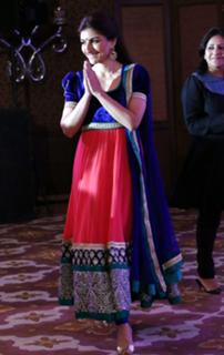 Soha Ali Khan feet photo 9
