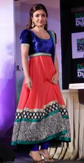 Soha Ali Khan feet photo 8