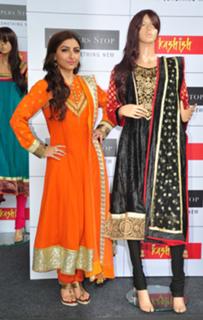 Soha Ali Khan feet photo 3