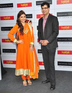 Soha Ali Khan feet photo 9