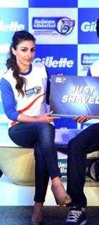 Soha Ali Khan feet photo 3