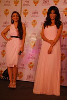Soha Ali Khan feet photo 4