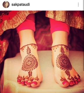 Soha Ali Khan feet photo 5