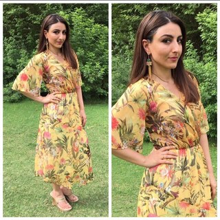 Soha Ali Khan feet photo 17