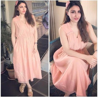 Soha Ali Khan feet photo 15