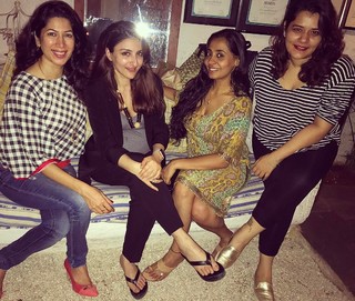Soha Ali Khan feet photo 13