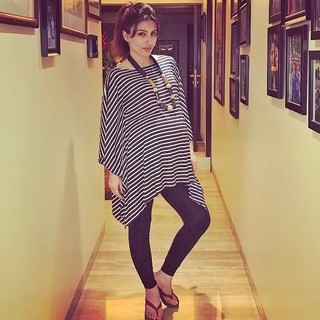Soha Ali Khan feet photo 7