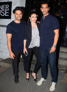 Soha Ali Khan feet photo 15