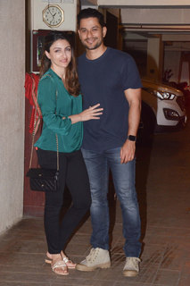 Soha Ali Khan feet photo 9