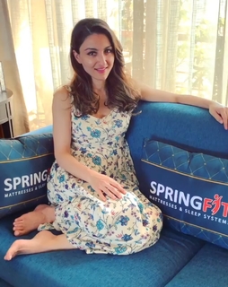 Soha Ali Khan feet photo 20