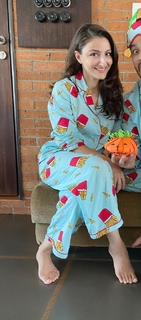Soha Ali Khan feet photo 14