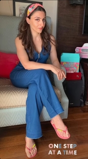 Soha Ali Khan feet photo 11