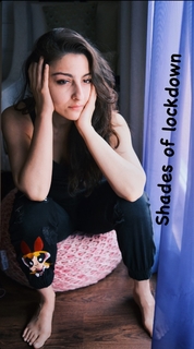 Soha Ali Khan feet photo 10