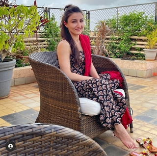 Soha Ali Khan feet photo 8