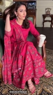 Soha Ali Khan feet photo 5