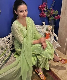 Soha Ali Khan feet photo 2