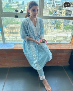 Soha Ali Khan feet photo 1
