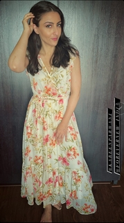 Soha Ali Khan feet photo 19