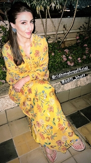 Soha Ali Khan feet photo 17