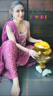 Soha Ali Khan feet photo 10