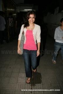 Soha Ali Khan feet photo 12