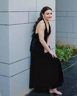 Soha Ali Khan feet photo 8