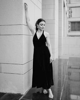 Soha Ali Khan feet photo 5